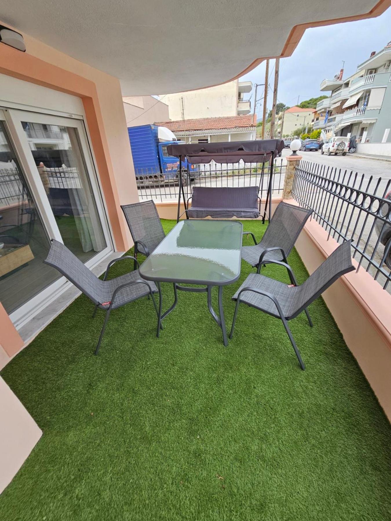 Welcome Apartment, *